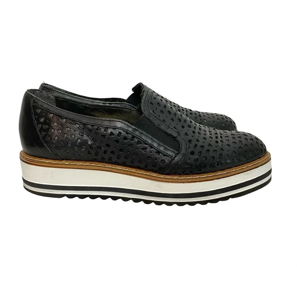 Wellfeet Light Platform Shoes Womens Size 9.5 Black Leather Well Feet Slides